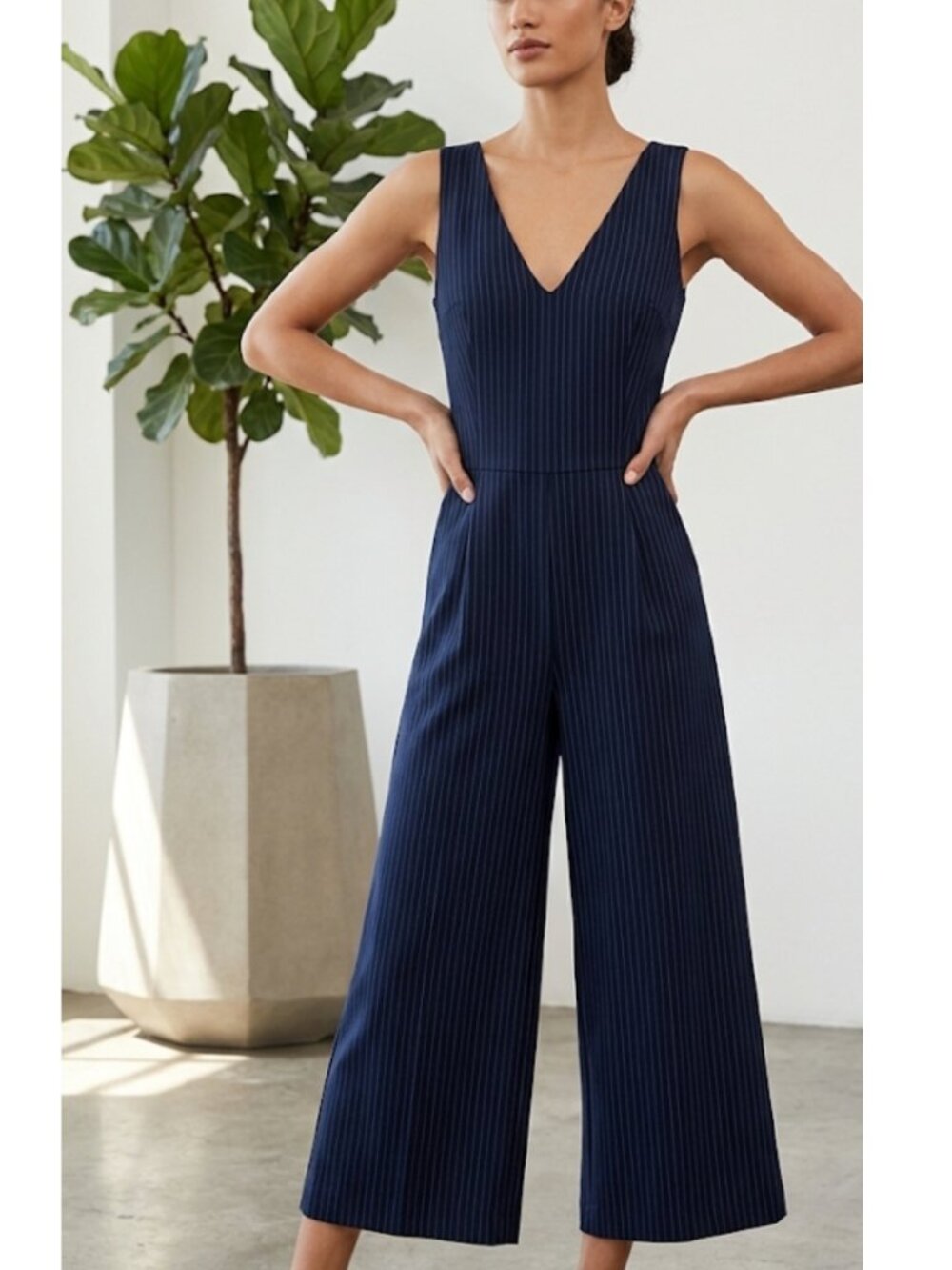 Club Monaco Women's Navy Pinstripe Tie-Back Jumpsuit Cut Out Pleated Size 4